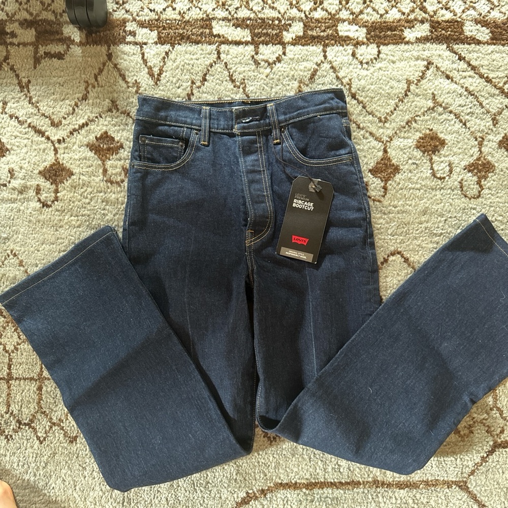 Ribcage Bootcut Levi’s never worn
